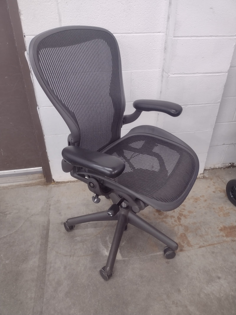 Pre owned herman miller aeron Clearance