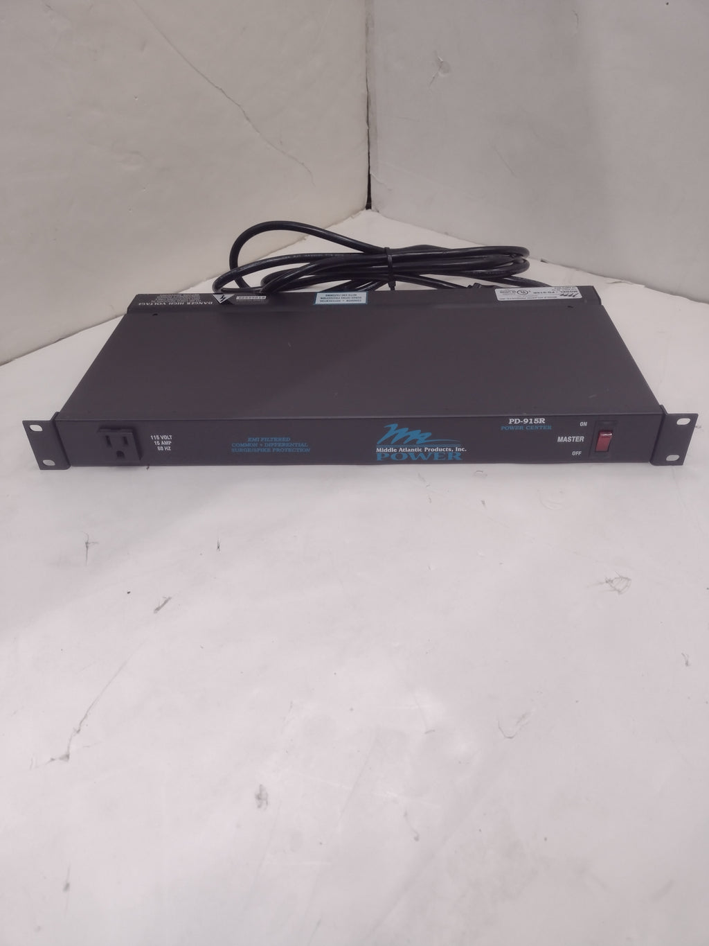 Middle Atlantic PD-915R 9 Outlet 15 A Rackmount Power Distribution Unit