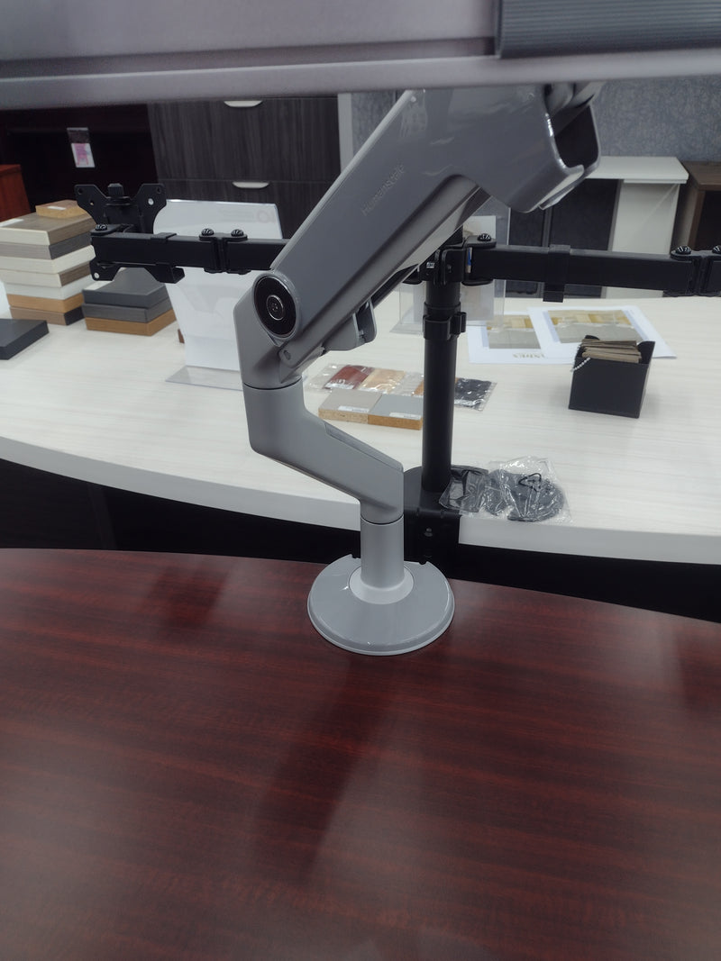 Humanscale M8.1 Dual Monitor Mount - weight compensating spring arm - NEW!