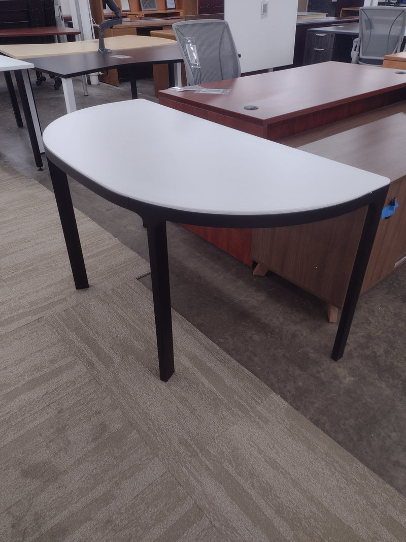 Pre-Owned 55" x 27.5" Ikea Bekant Half Circle Table