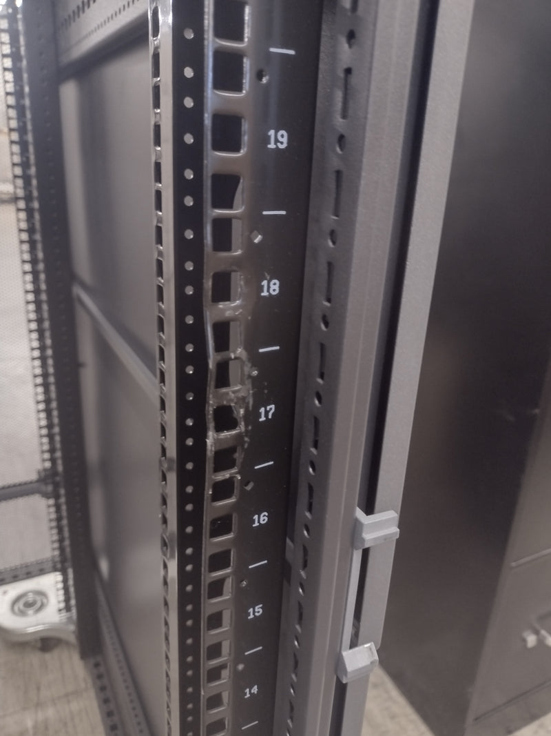 HP 10642G2 42U Server Rack 383573-001 19" wide rackmount (no rail kits or PDUs)