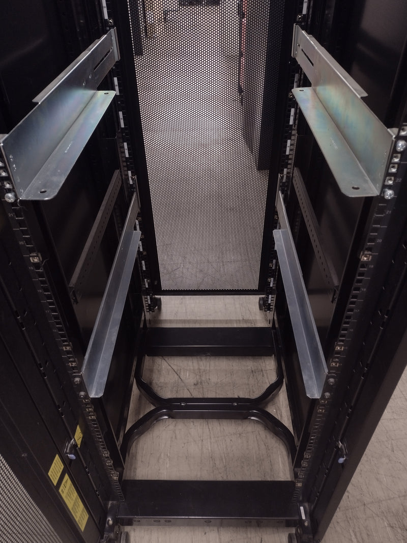 IBM NetBay 42 19" Server Rack Cabinet Type 9306 Model 420 42U (w/ two rail kits)