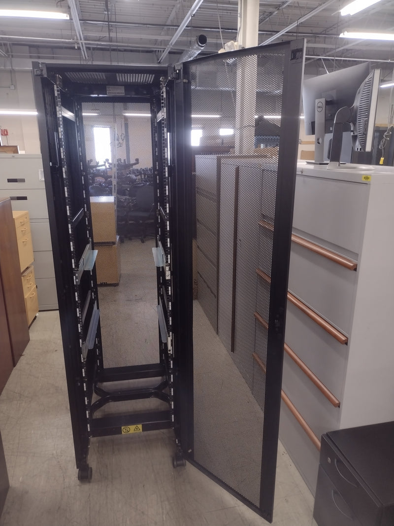 IBM NetBay 42 19" Server Rack Cabinet Type 9306 Model 420 42U (w/ two rail kits)