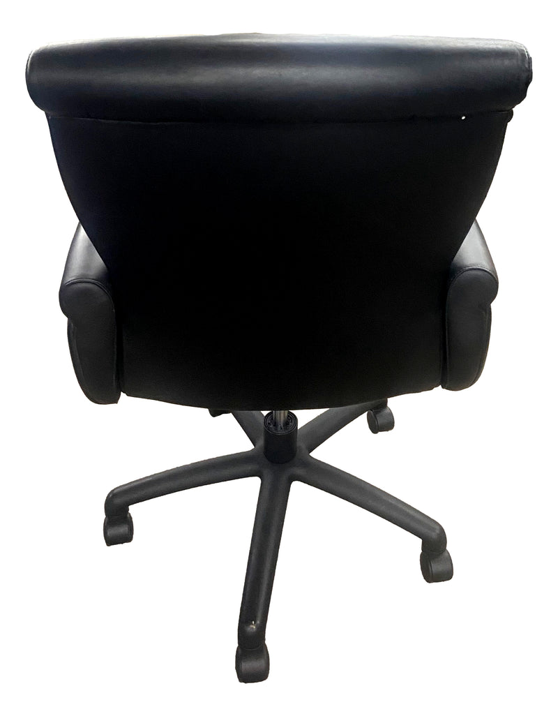 Pre-Owned Leather High-Back Swivel Chair
