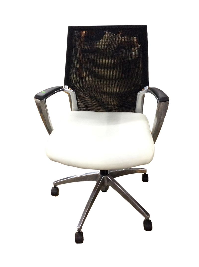 Pre-Owned Global Furniture Group Black Mesh Back White Leather Seat Office Task Chair