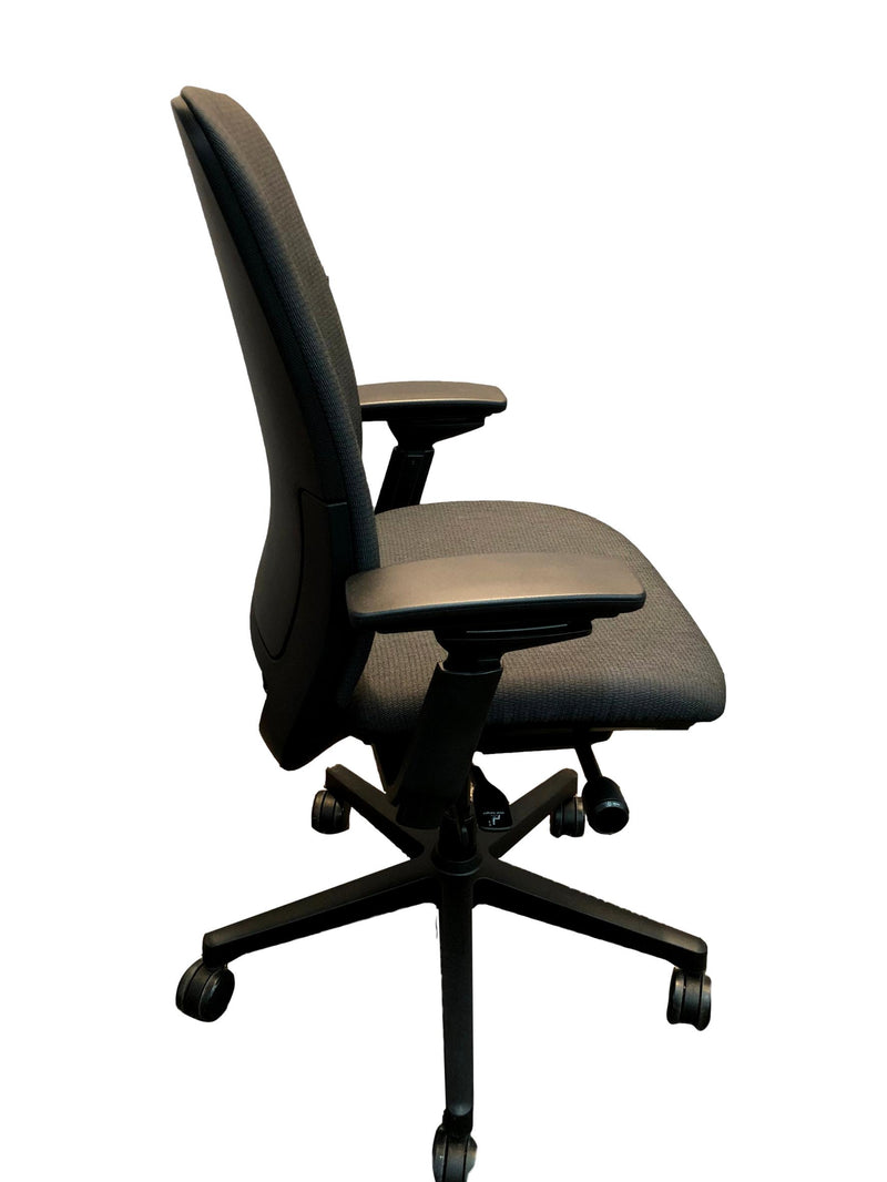 Pre-Owned Steelcase Amia Black and Grey