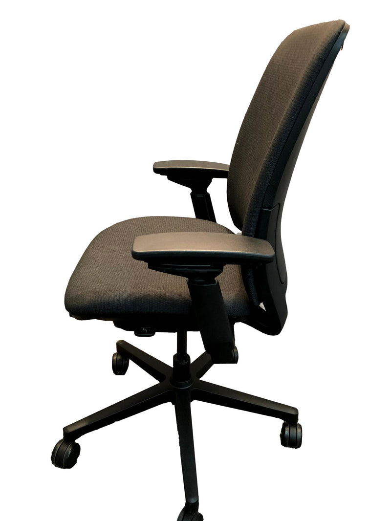 Pre-Owned Steelcase Amia Black and Grey