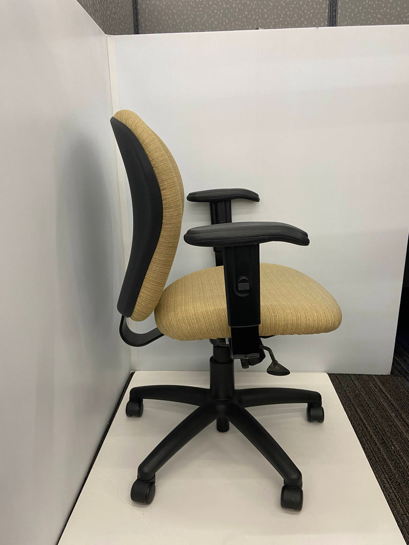 Pre-Owned National Swivel Chair