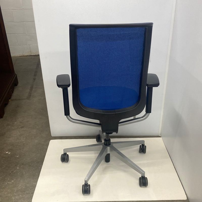 Pre-Owned Steelcase Reply Swivel Chair - Blue