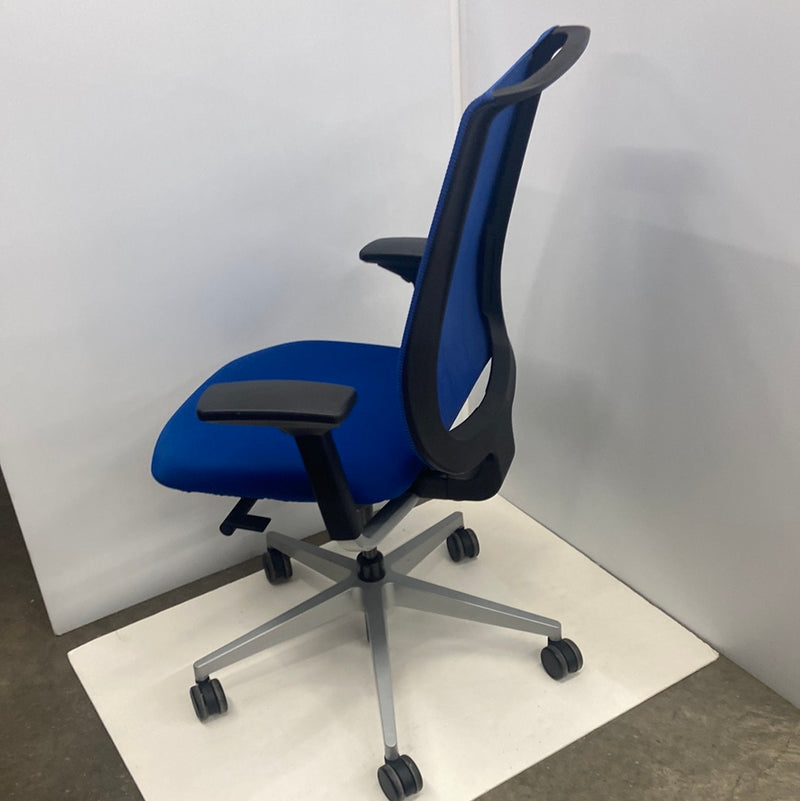 Pre-Owned Steelcase Reply Swivel Chair - Blue